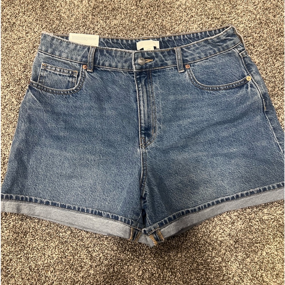 H&M NWT high waist jean shorts